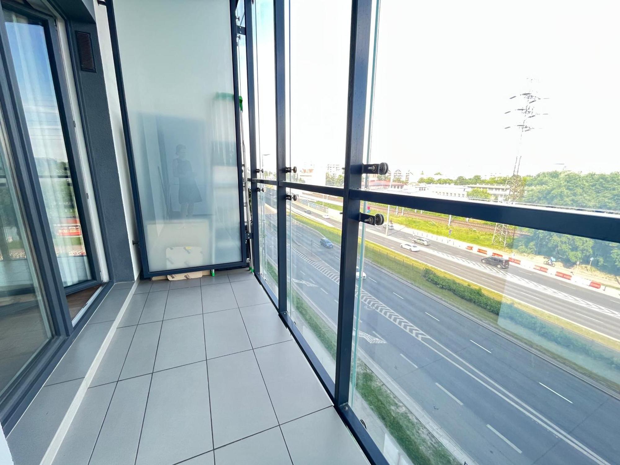 Prymasa Tysiaclecia 83A Free Garage By Perfect Apart วอร์ซอ ภายนอก รูปภาพ