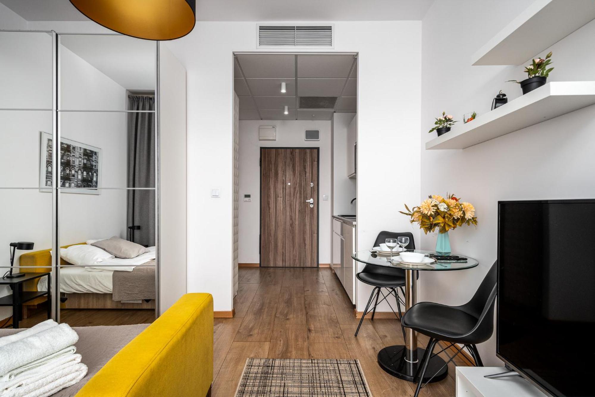 Prymasa Tysiaclecia 83A Free Garage By Perfect Apart วอร์ซอ ภายนอก รูปภาพ