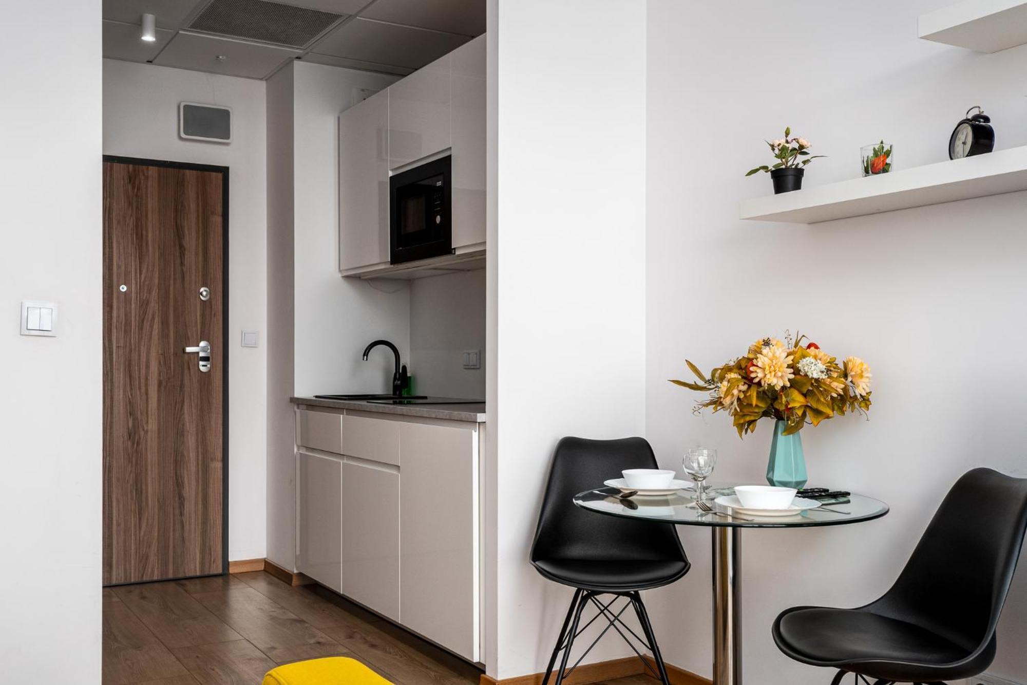 Prymasa Tysiaclecia 83A Free Garage By Perfect Apart วอร์ซอ ภายนอก รูปภาพ